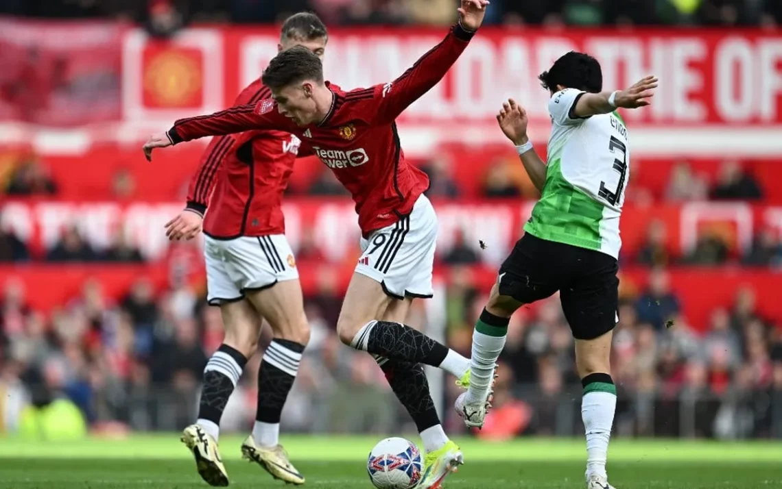 clássico inglês, partida entre Manchester United e Liverpool