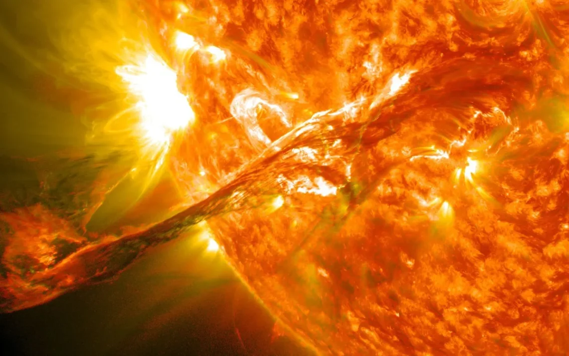 erupções solares, ejeções de massa, coronal, fluxo energético;