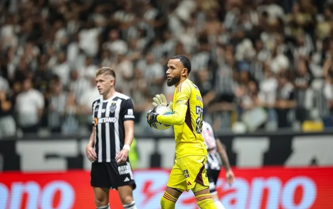 goleiro, Éverson, Felipe;