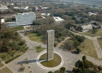 Universidade, de São Paulo;